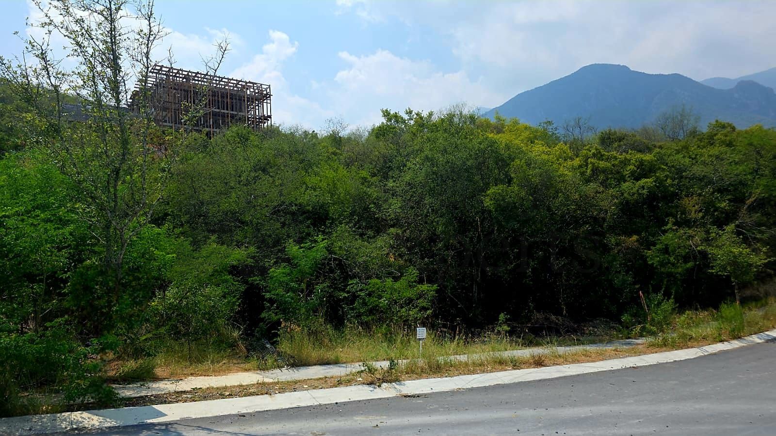 Terreno en Venta en Sierra Alta 10 Sector