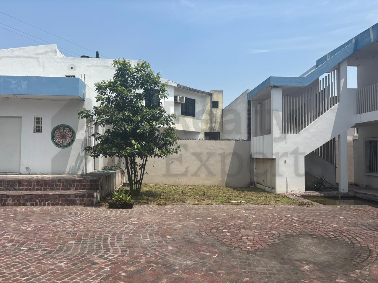 Local en Venta en Cumbres 3 sector