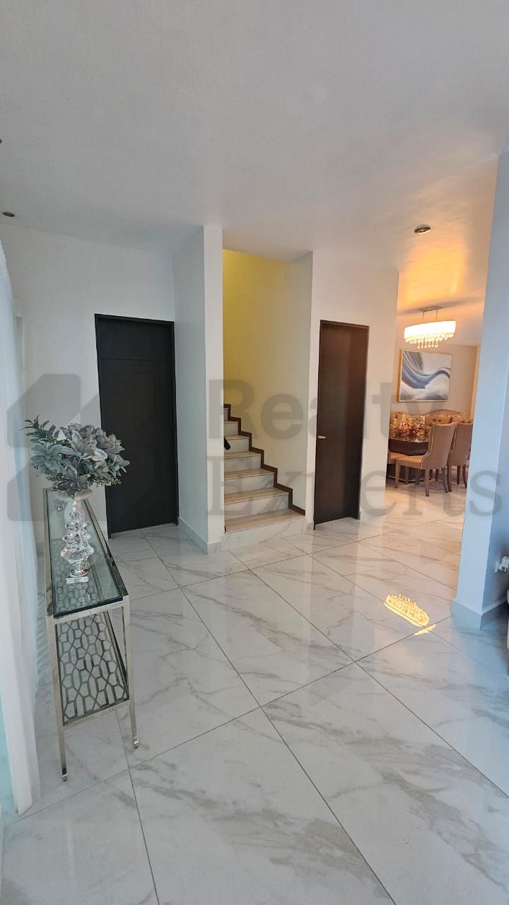 Casa en Venta en Cumbres 5to Sector