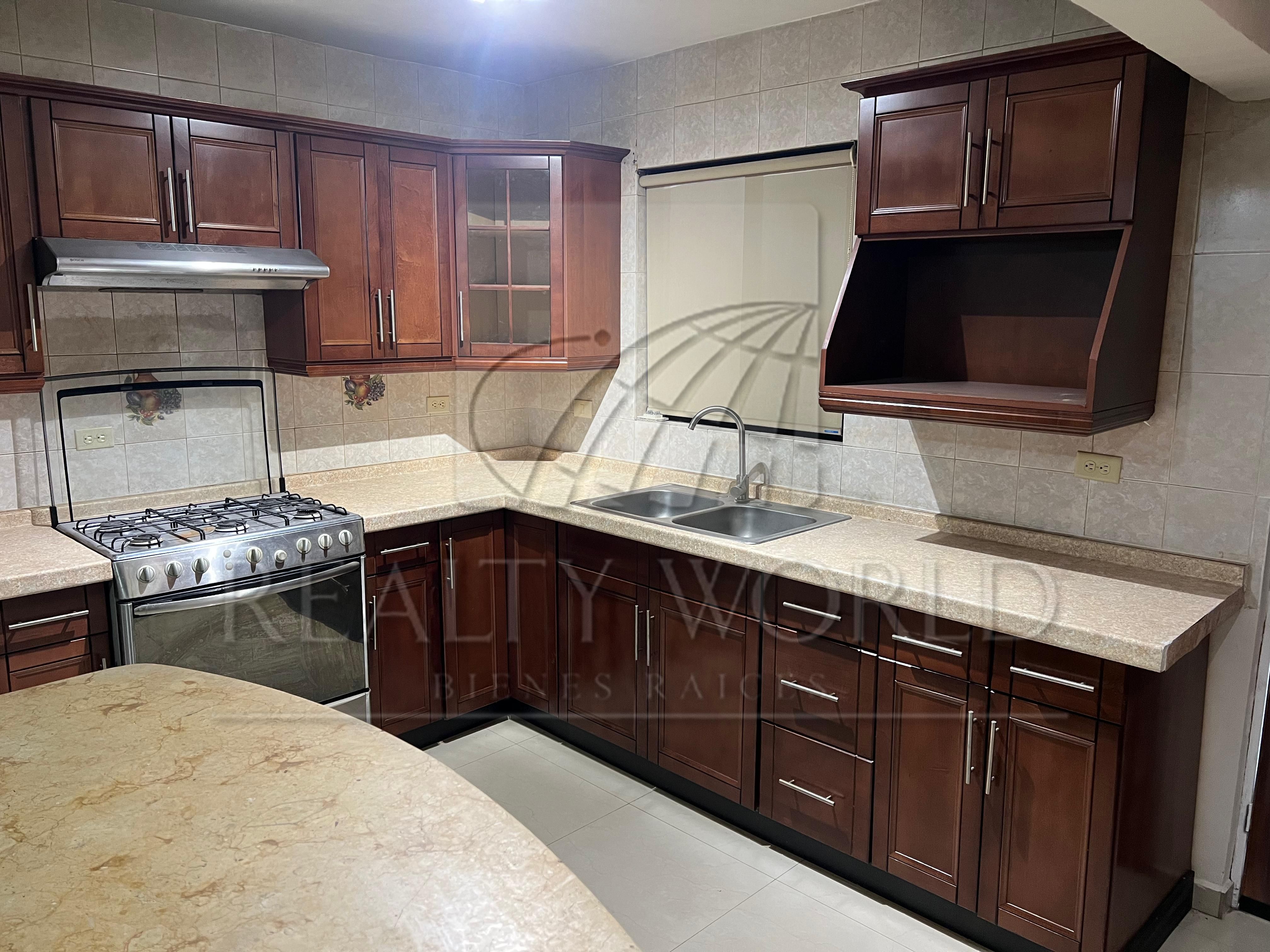 Casa en Renta en Privada Nogalar