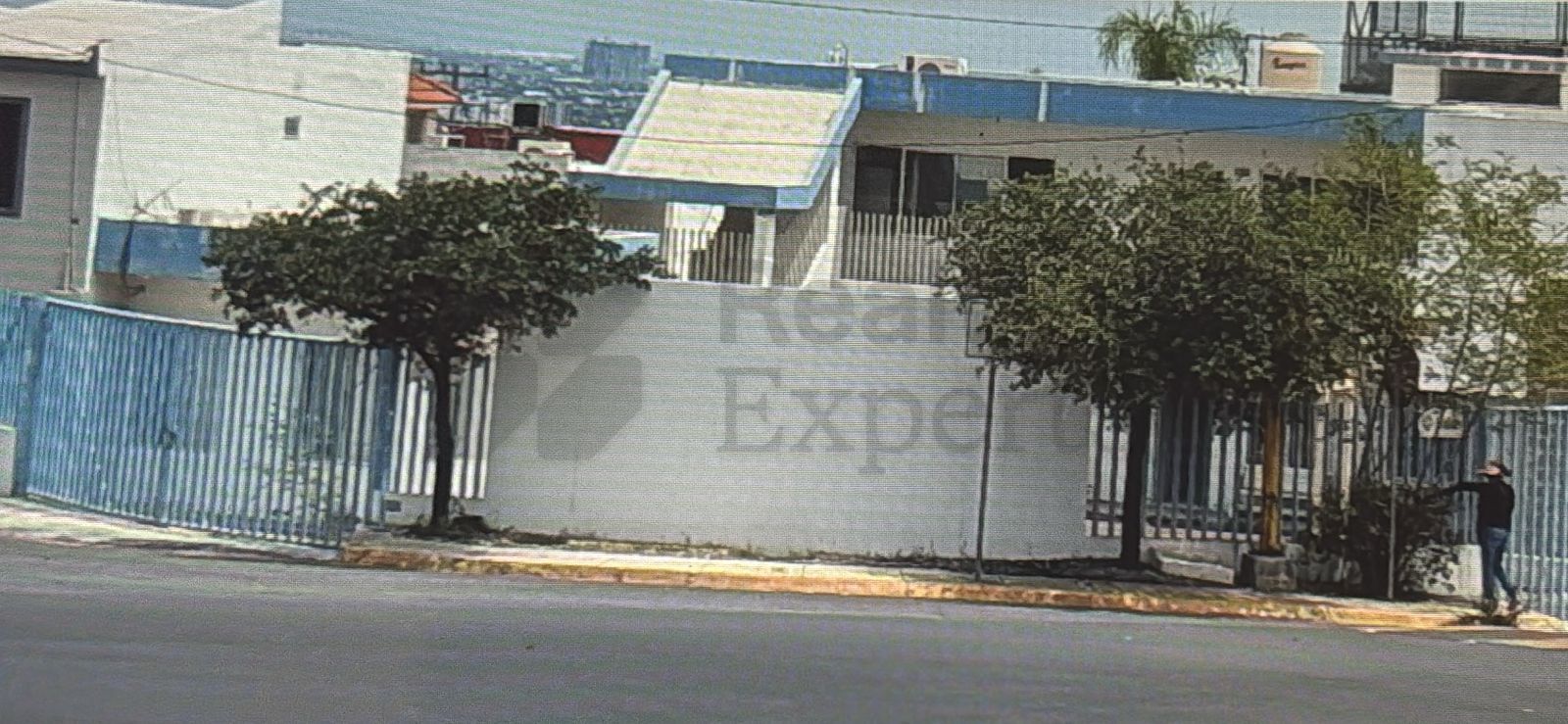 Edificio Mixto en Venta en Cumbres 3er sector