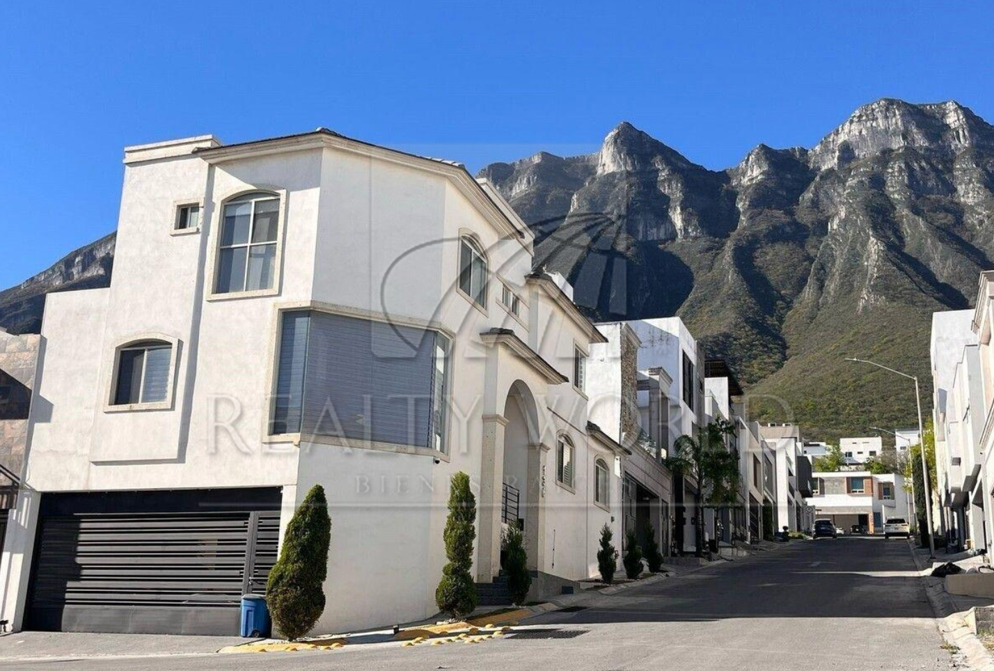 Casa en Venta en Cumbres Elite Privada 3