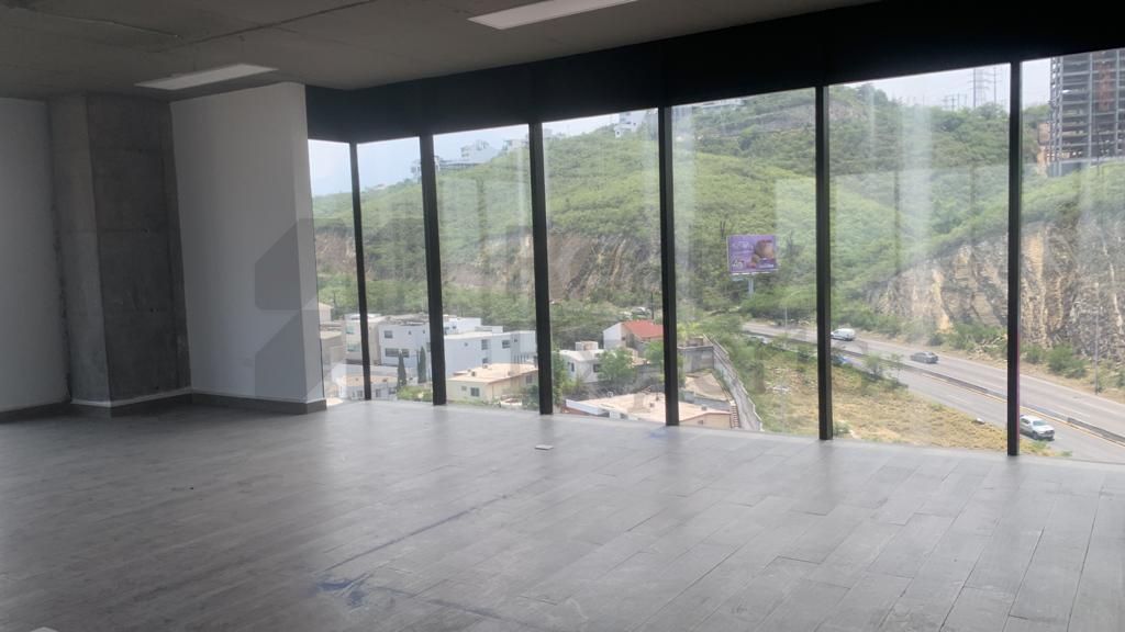 Edificio de Oficinas en Venta en Cumbres 2 Sector
