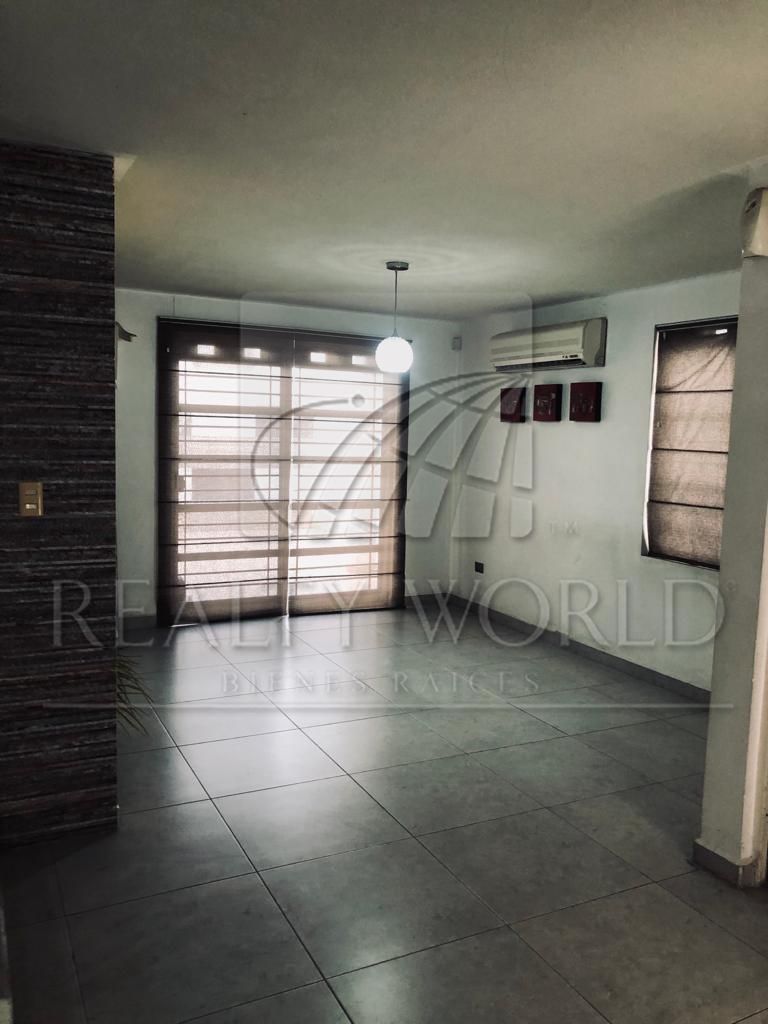 Casa en Renta en Cumbres San Agustín