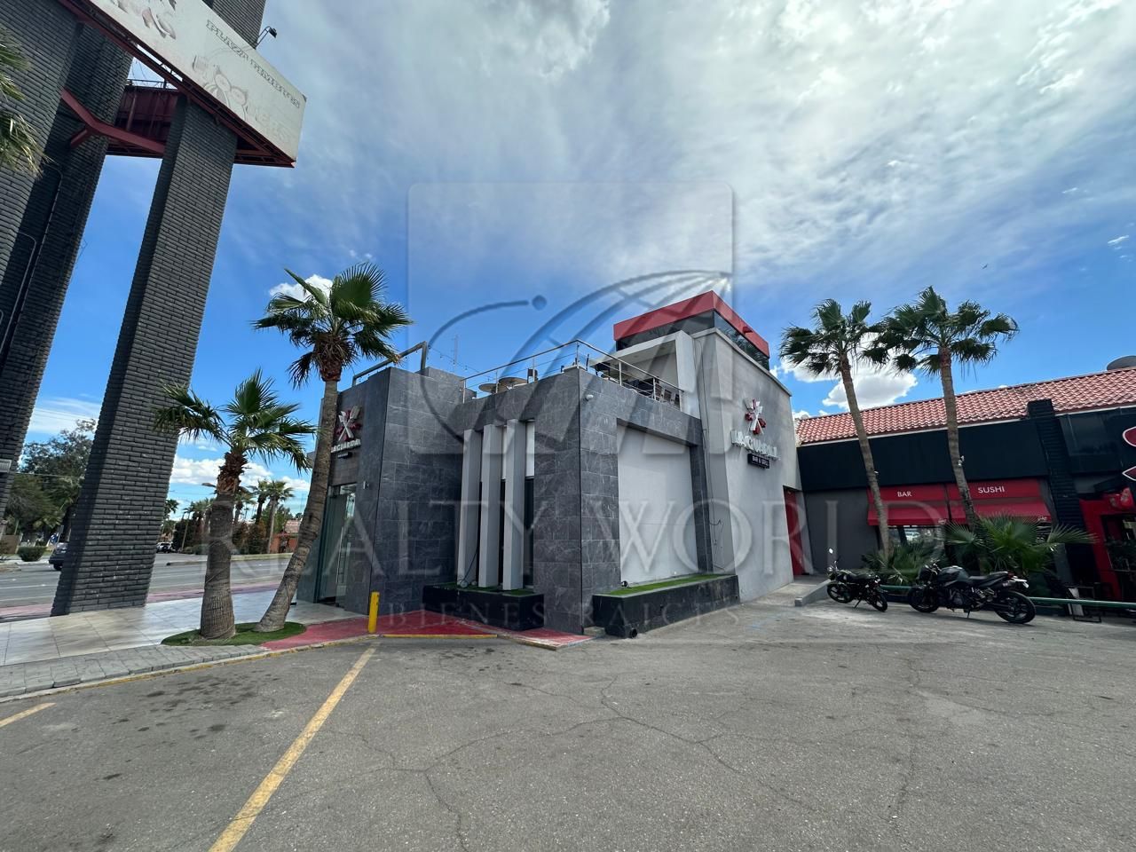 Local en Traspaso en Jardines del Valle