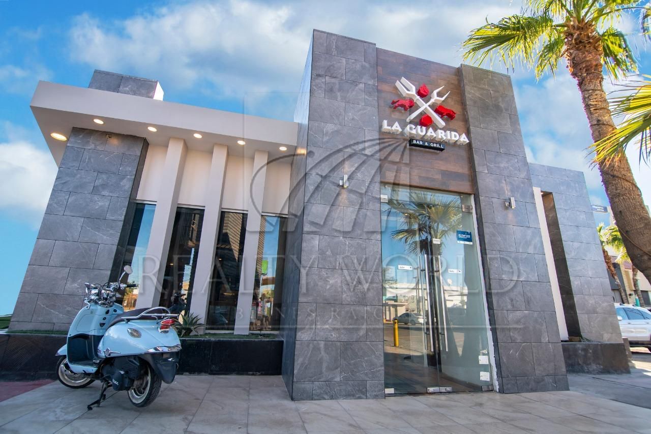 Local en Traspaso en Jardines del Valle