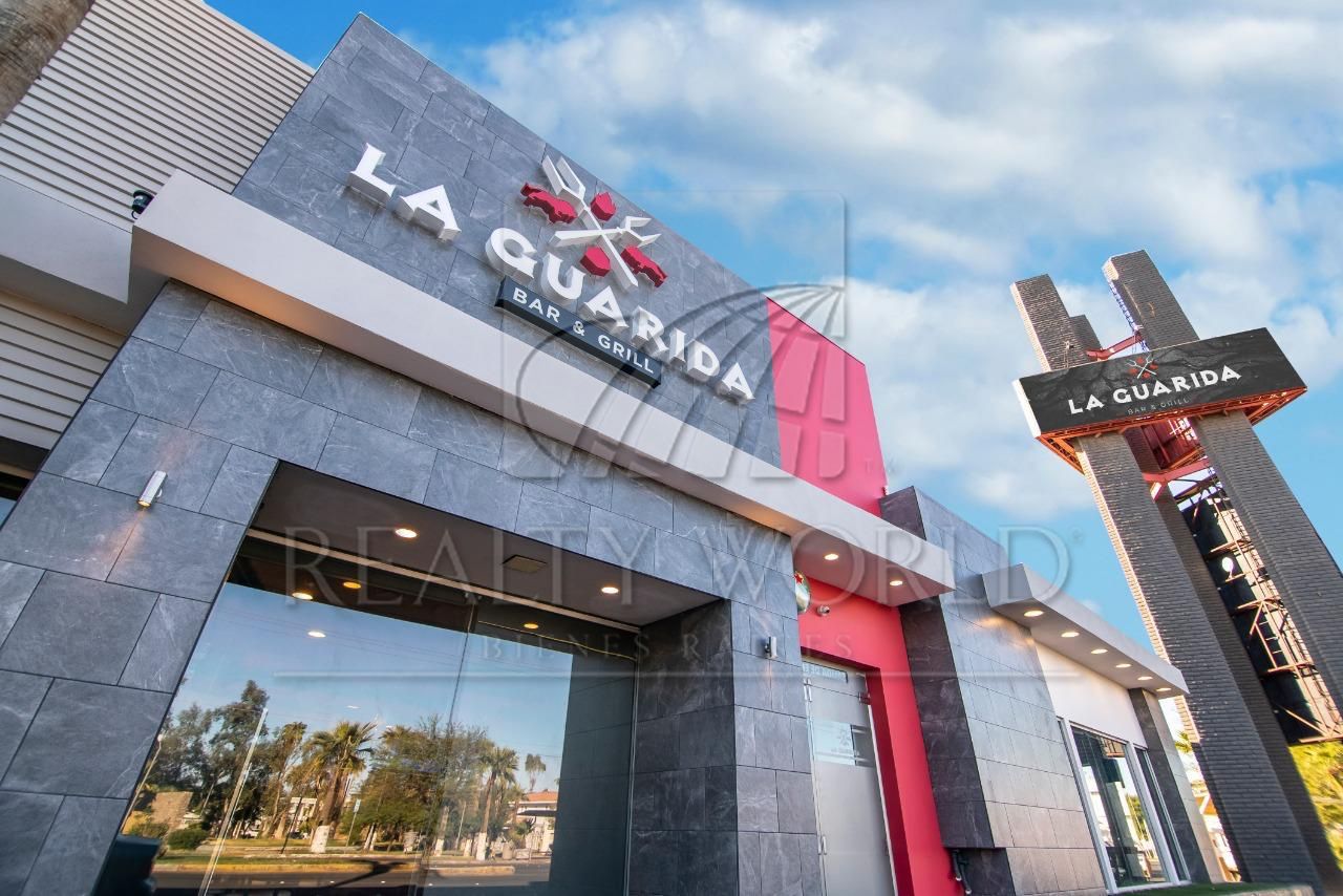 Local en Traspaso en Jardines del Valle