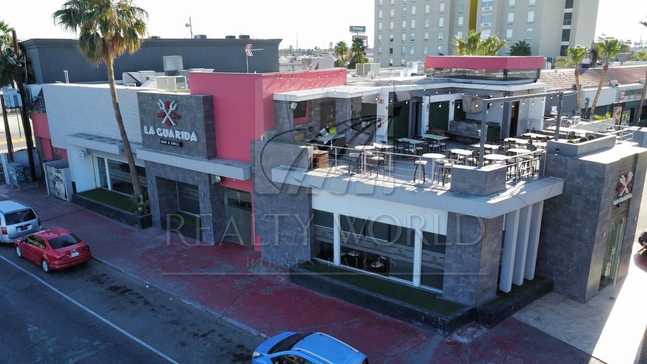 Local en Traspaso en Jardines del Valle