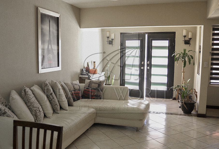 Casa en Venta en Jardines de Santa Clara