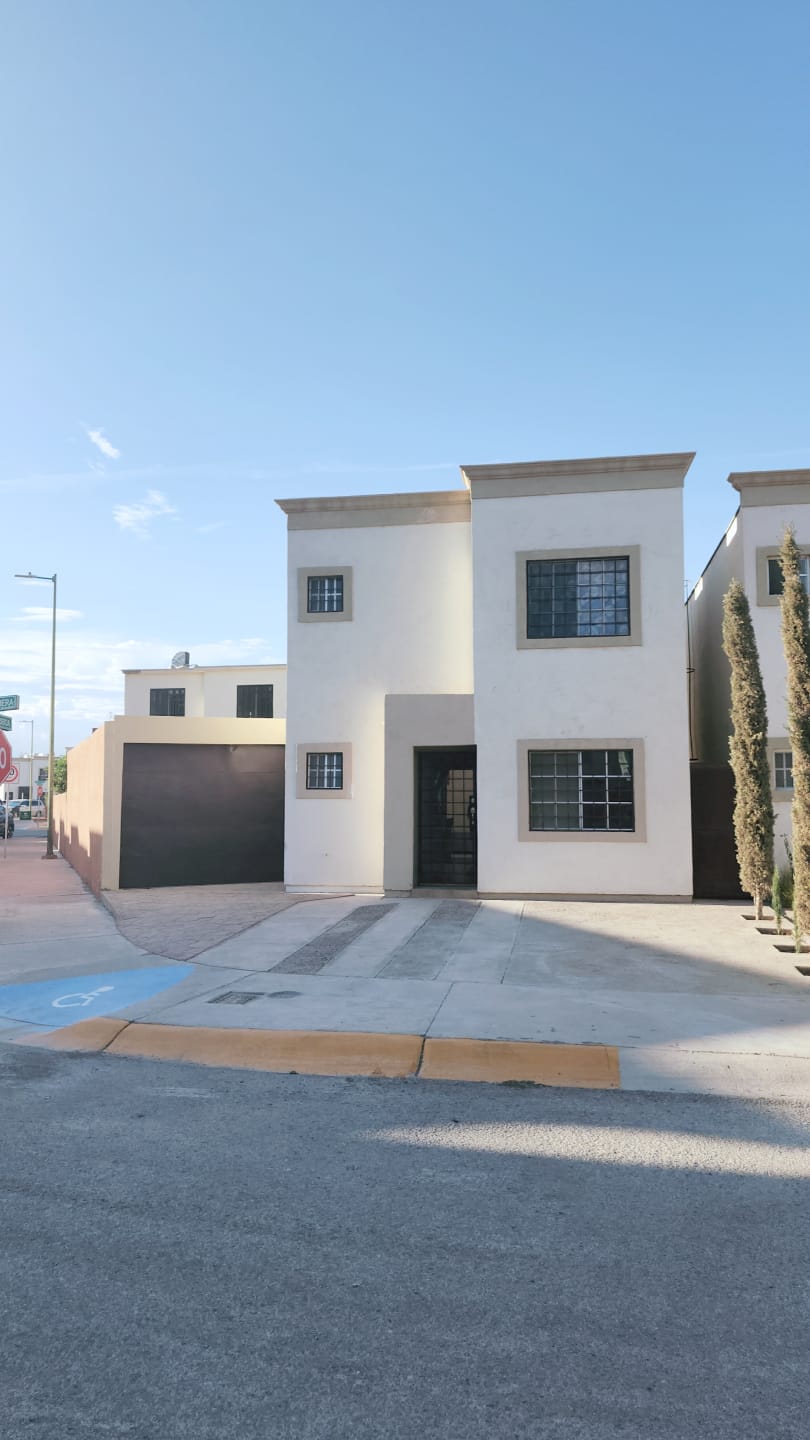 Casa en Renta en Portal de los Olivos