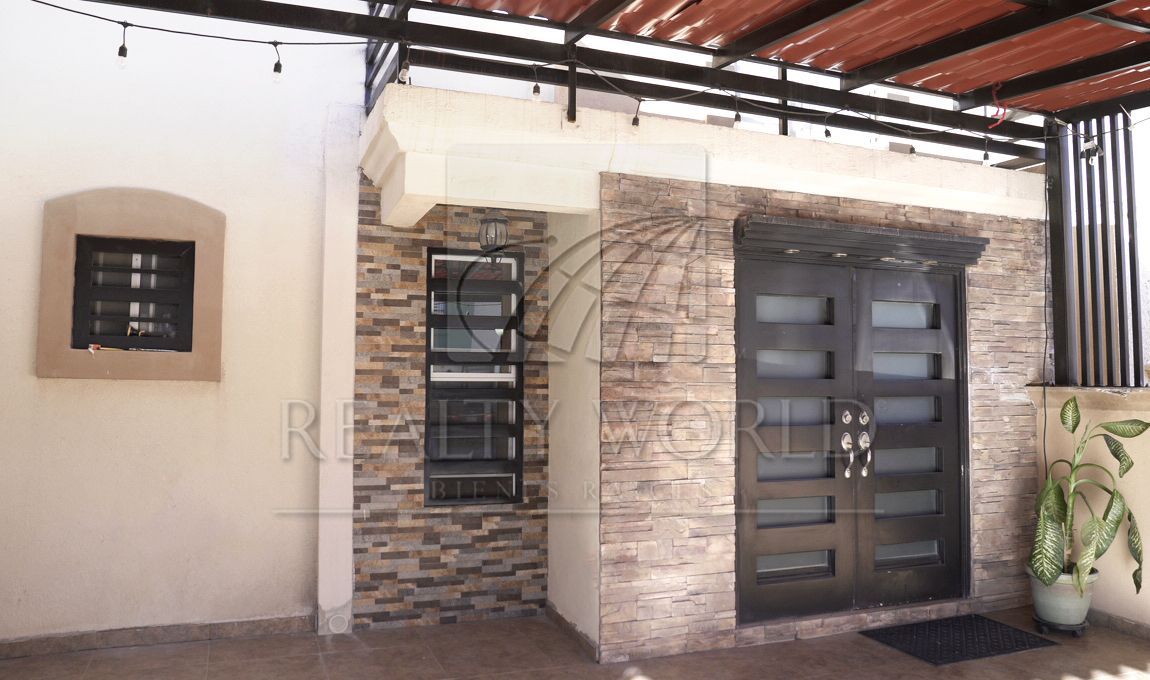 Casa en Venta en Jardines de Santa Clara