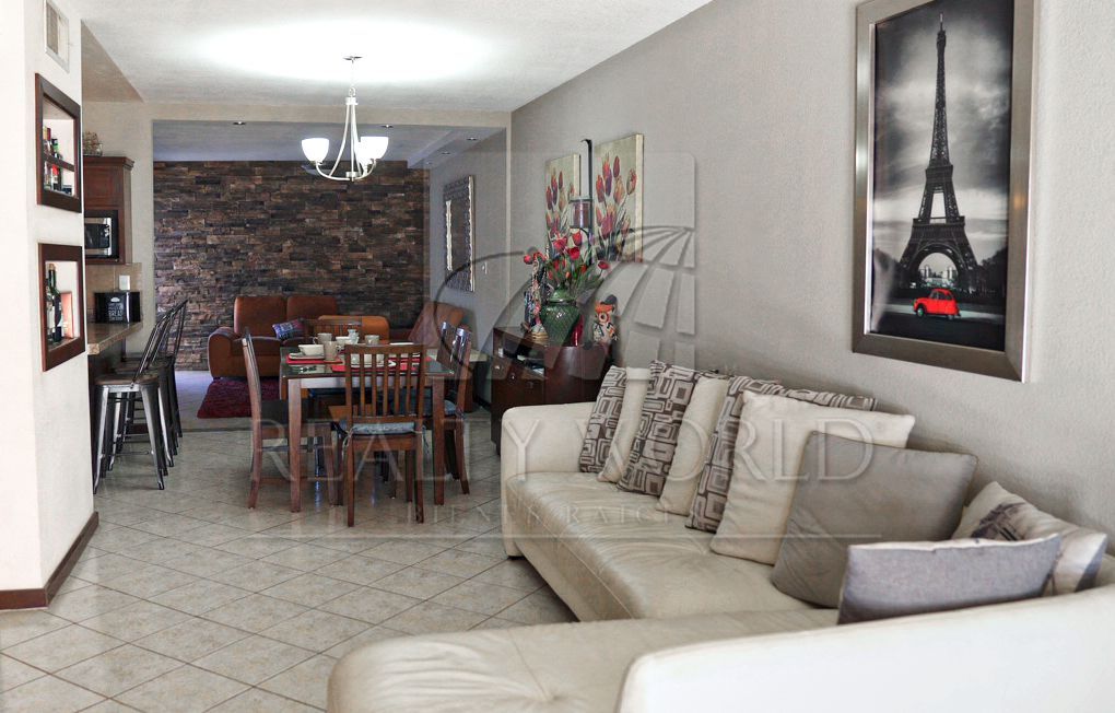 Casa en Venta en Jardines de Santa Clara