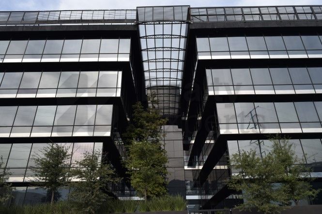 Edificio de Oficinas en Renta en Loma larga