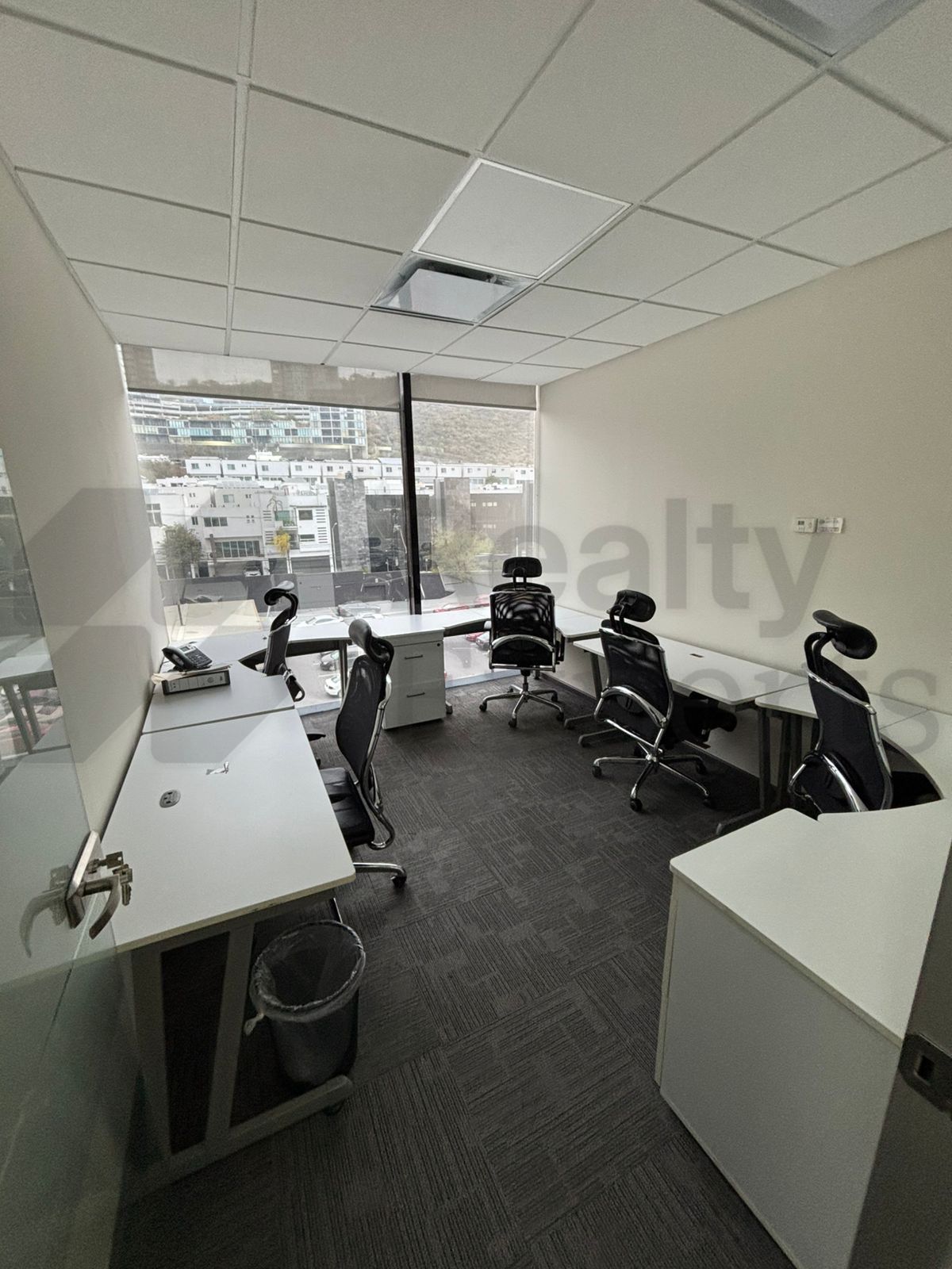 Oficina en Renta en Loma larga