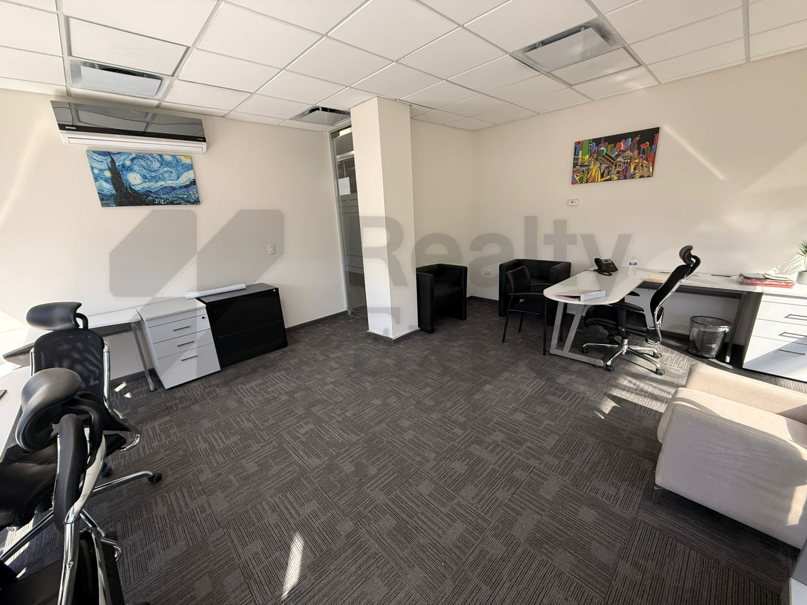 Edificio de Oficinas en Renta en Loma larga