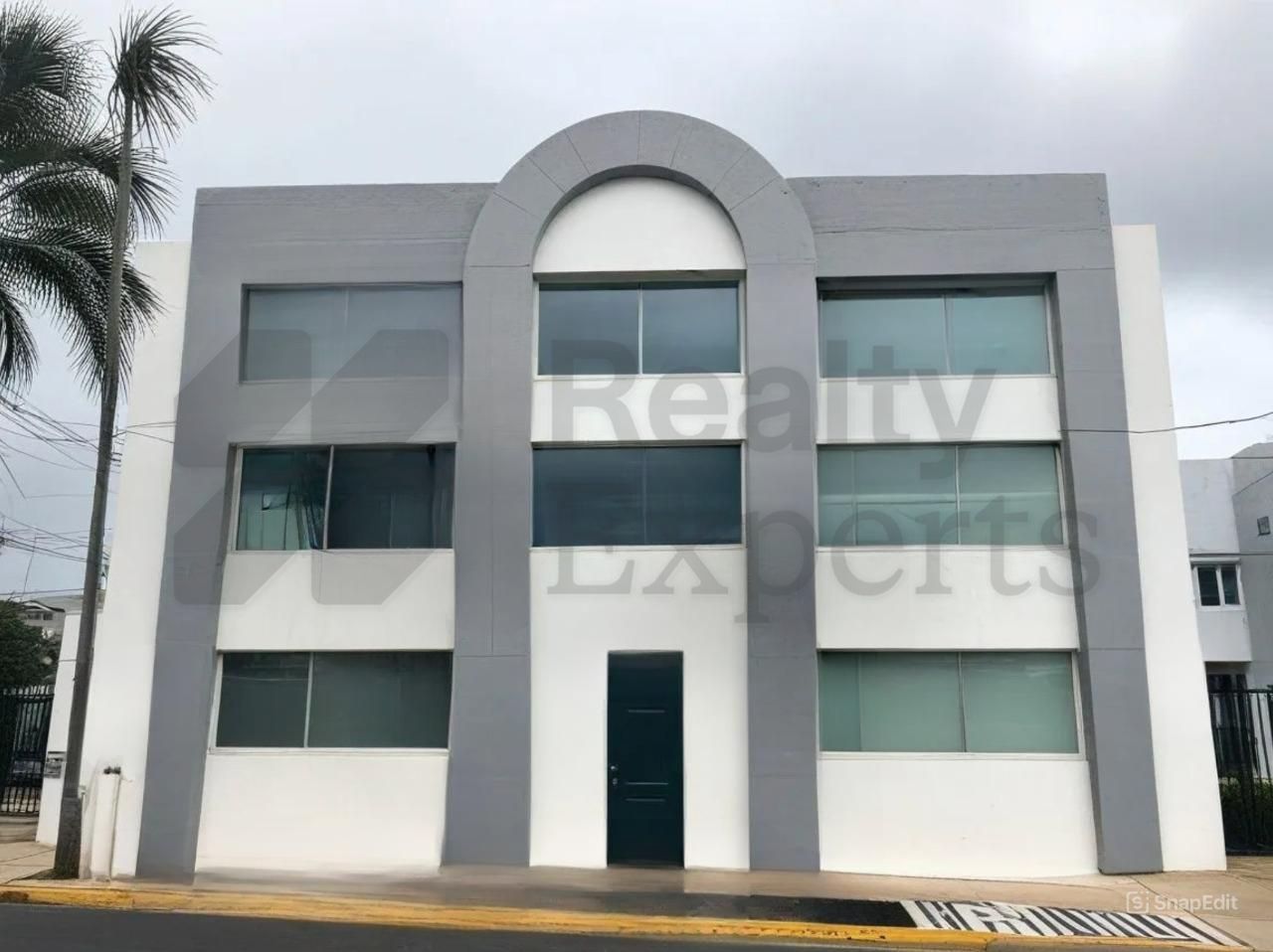 Oficina en Renta en Cumbres 1 Sector