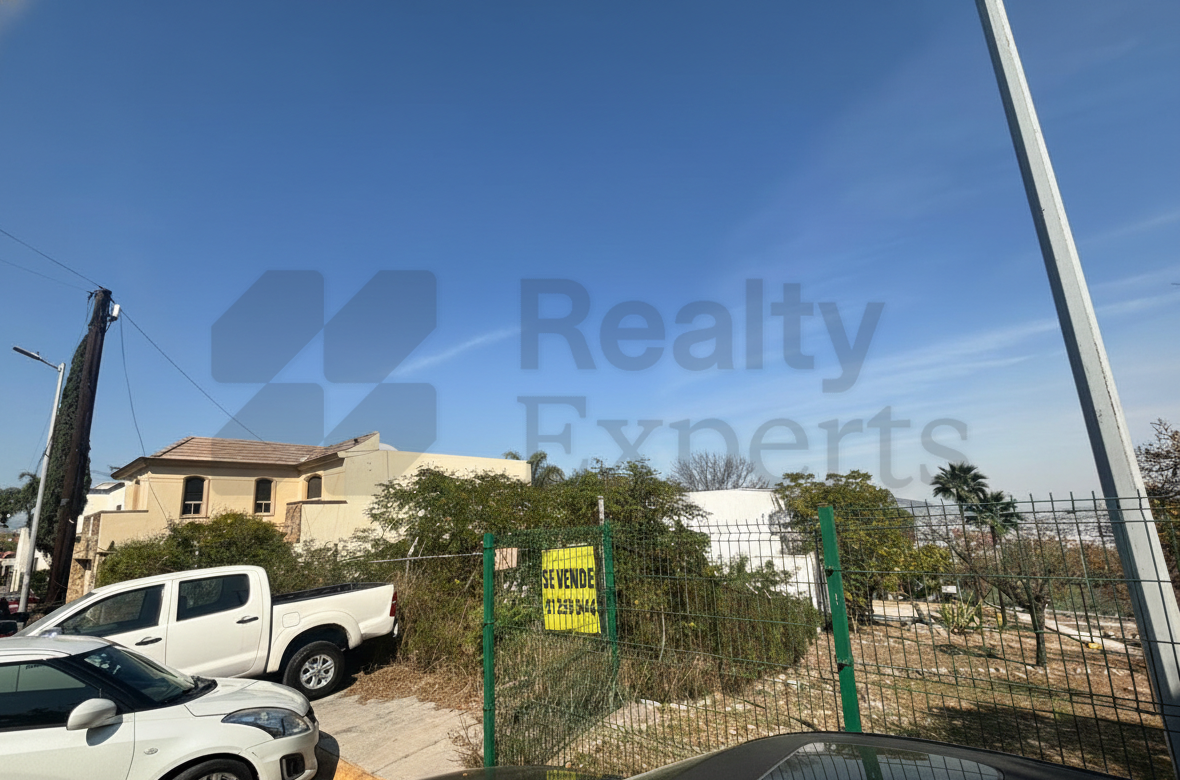 Terreno en Venta en Cumbres 5to Sector