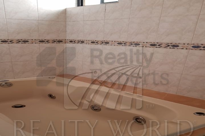 Casa en Renta en Cumbres Oro Residencial