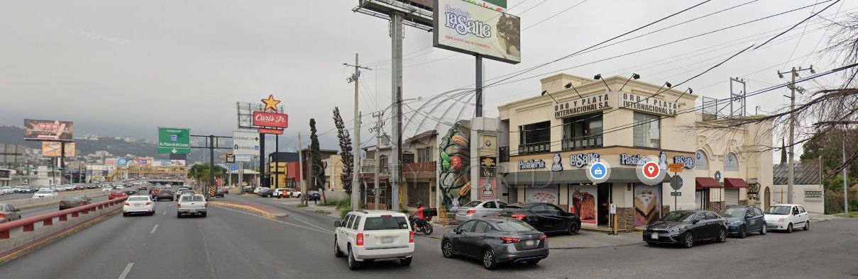 Local en Renta en Leones