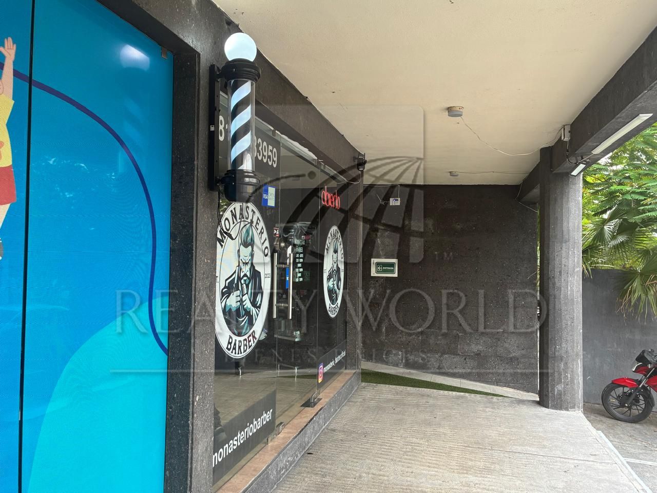 Local en Venta en Cumbres 2 Sector