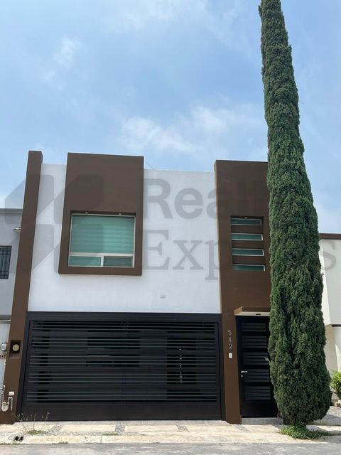 Casa en Renta en Puerta de Hierro