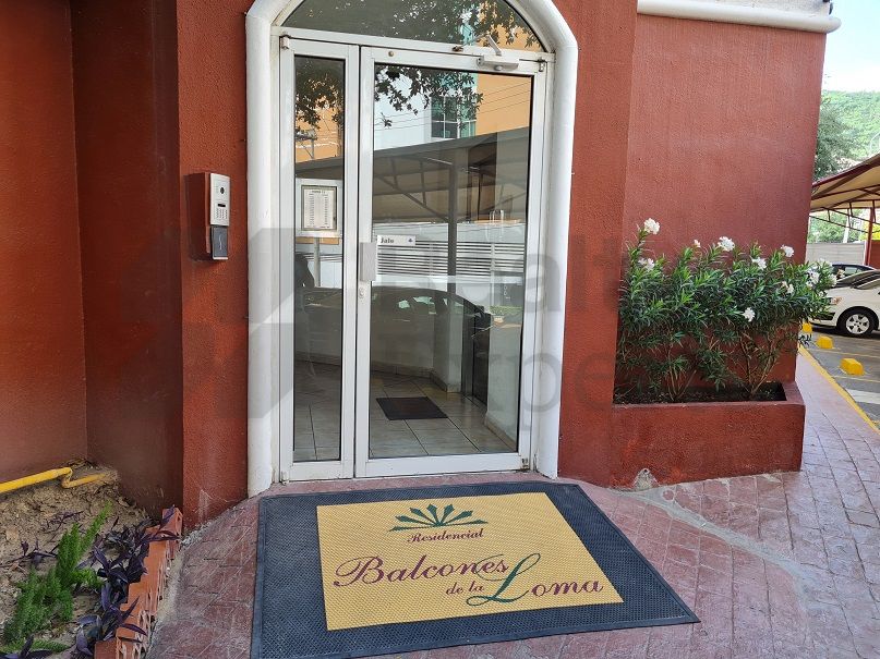 Departamento en Renta en Loma Larga
