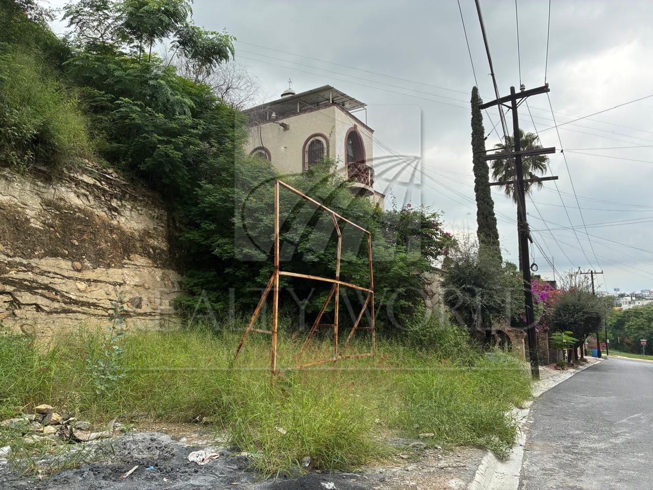 Terreno en Venta en Cumbres 2 Sector