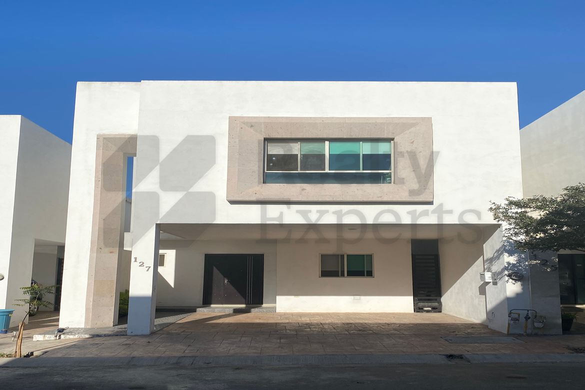 Casa en Venta en Cumbres Le Fontaine