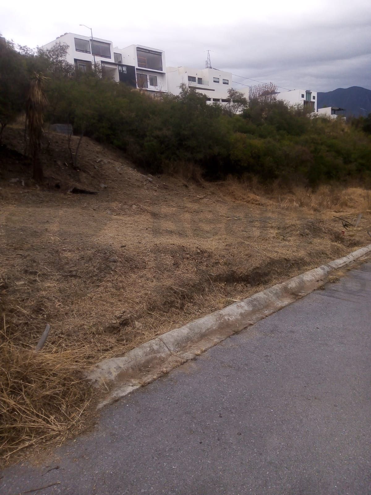 Terreno en Venta en Jardines de Valle Alto