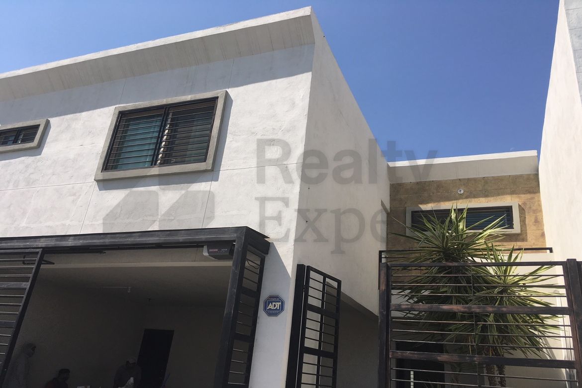 Casa en Renta en Cumbres Elite Sector Villas