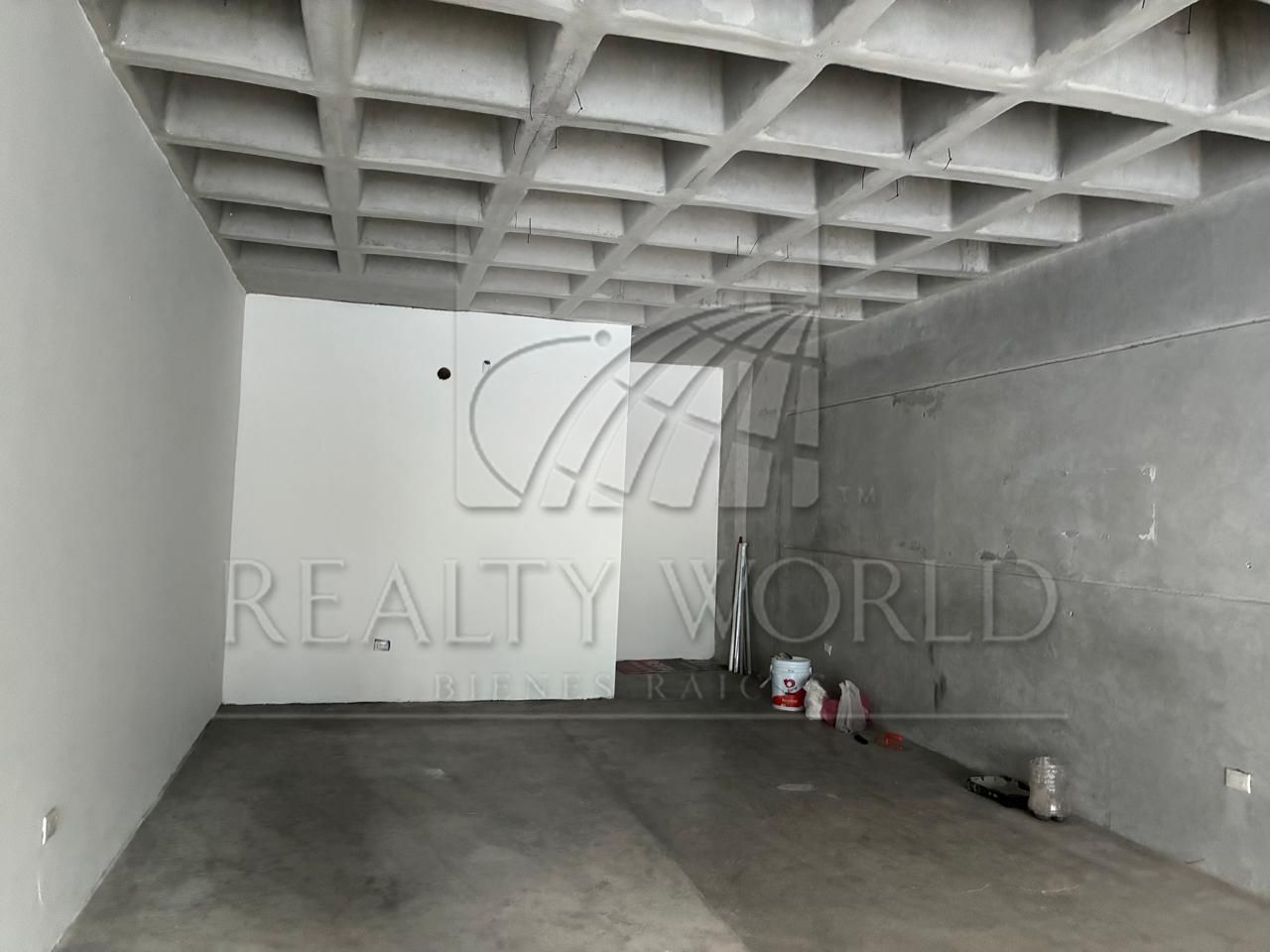 Local en Renta en Cumbres 2 Sector