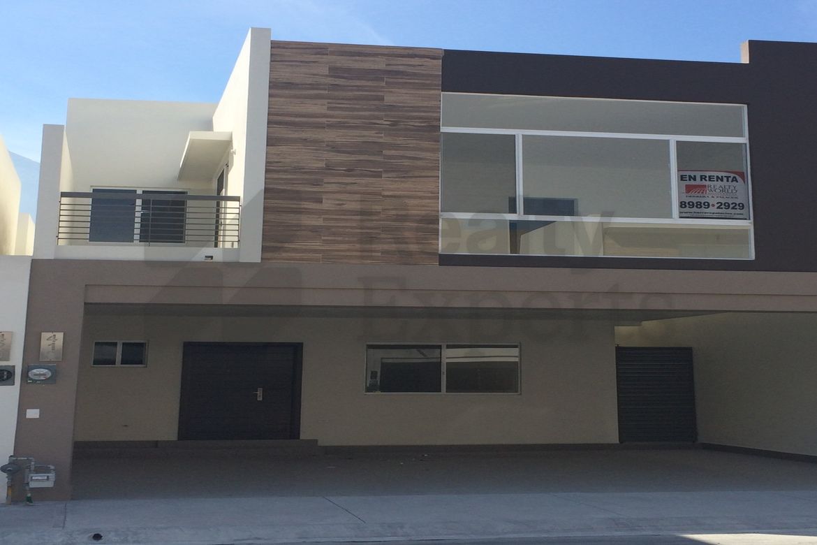 Casa en Renta en Puerta de Hierro