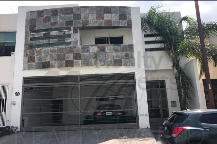 Casa en Venta en Cumbres Santa Clara