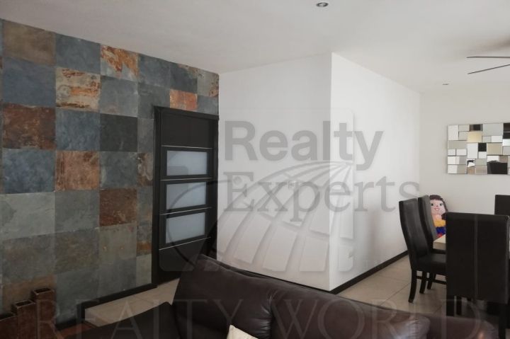 Casa en Venta en Cumbres Santa Clara