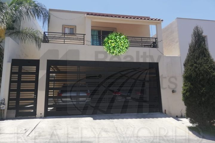 Casa en Venta en Cumbres Santa Clara