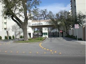 Departamento en Renta en Las Puentes Sector 1
