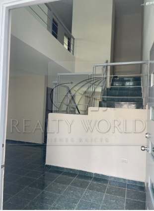 Casa en Renta en Cumbres Elite
