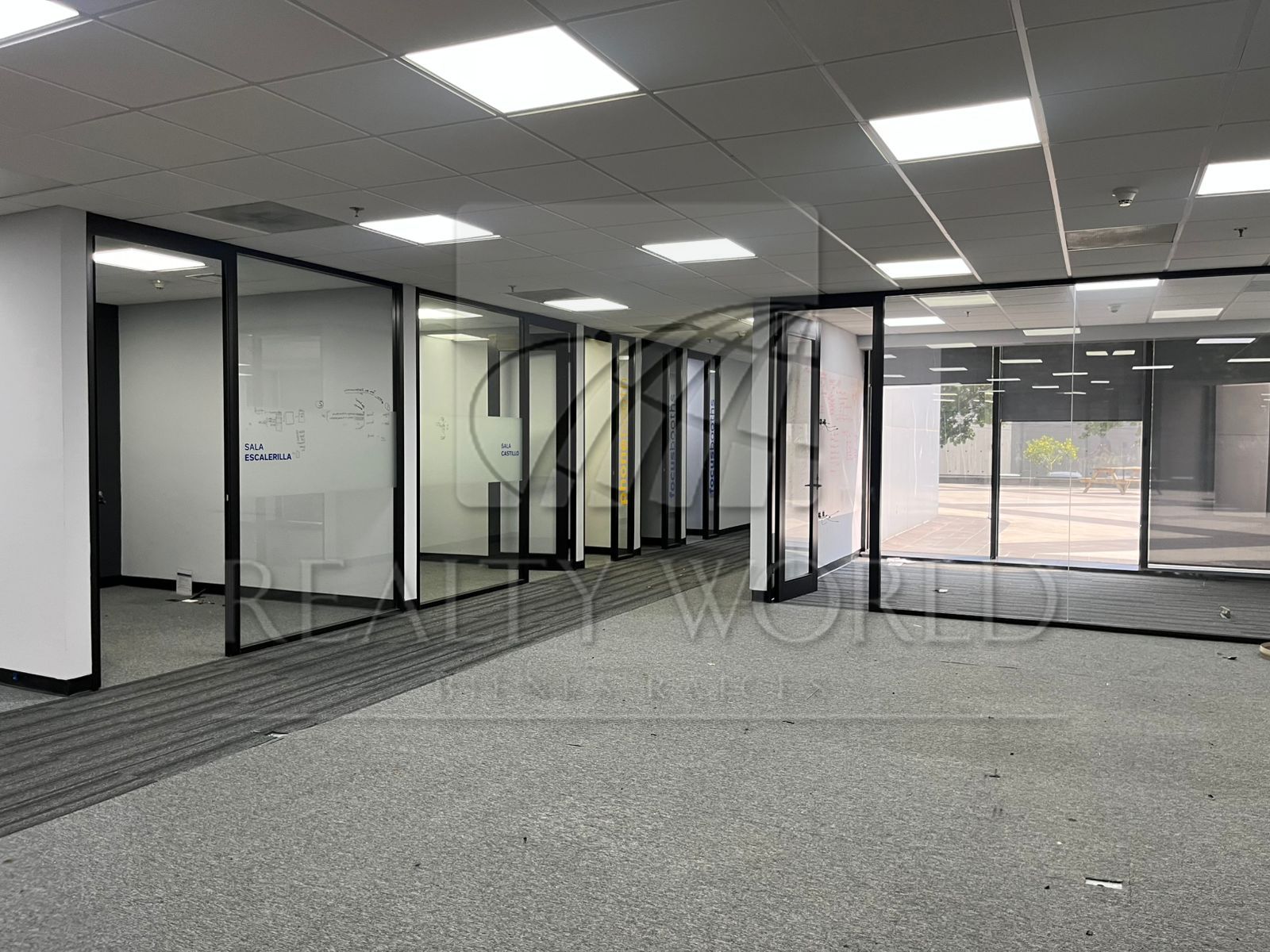 Oficina en Venta en Torre Axxis