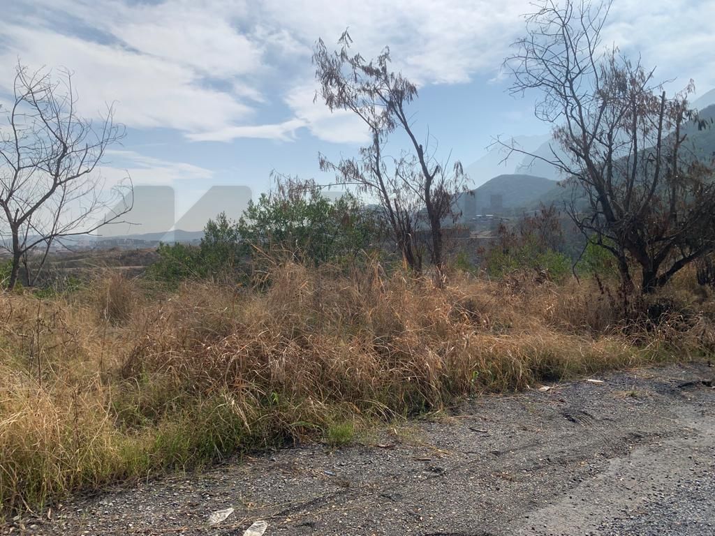 Terreno en Venta en Jardines de Valle Alto