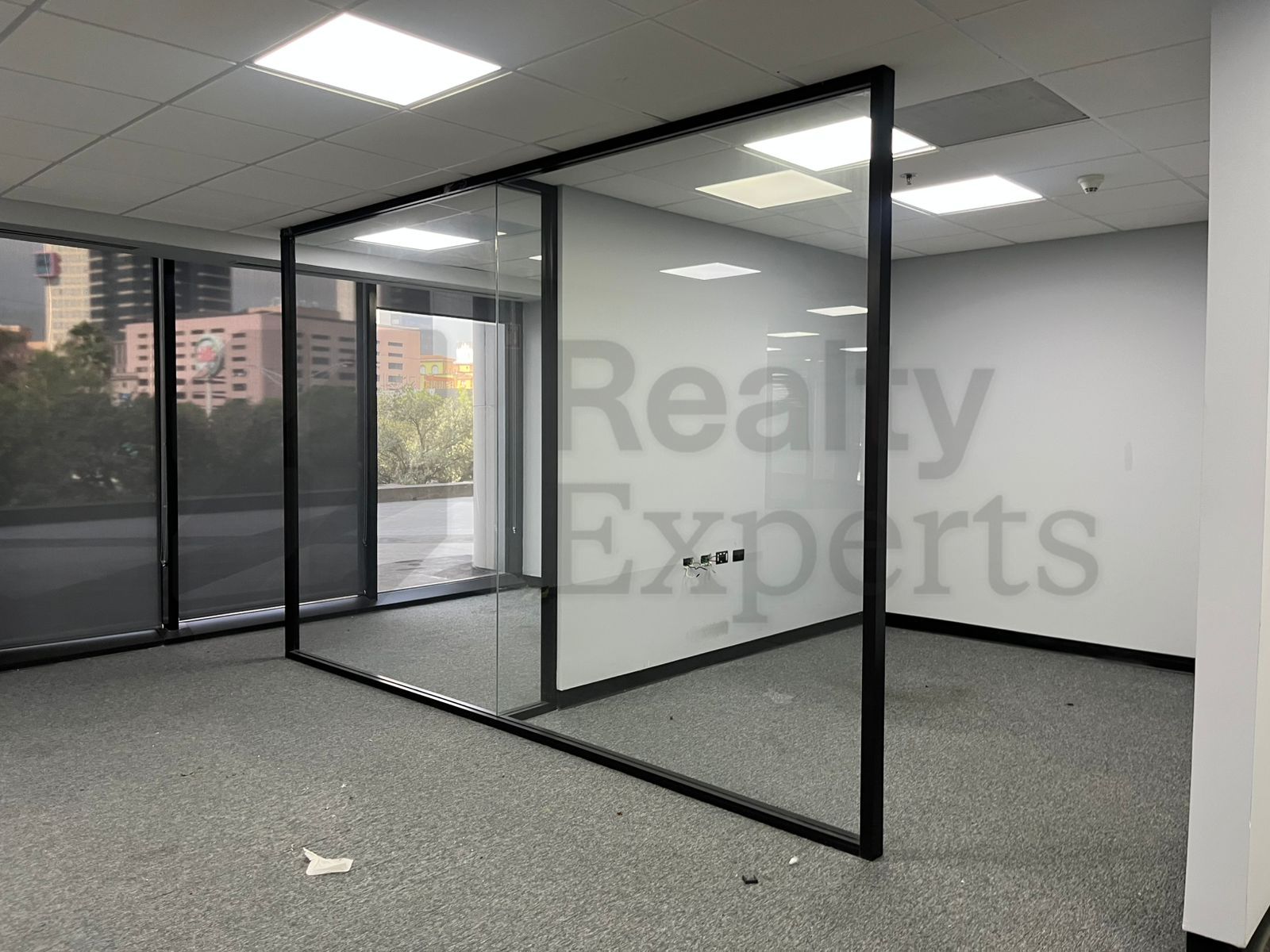 Oficina en Renta en Torre Axxis