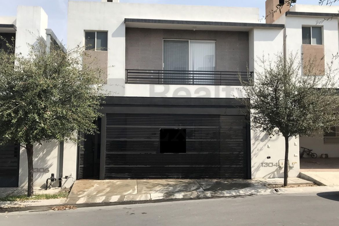 Casa en Renta en Cumbres San Patricio