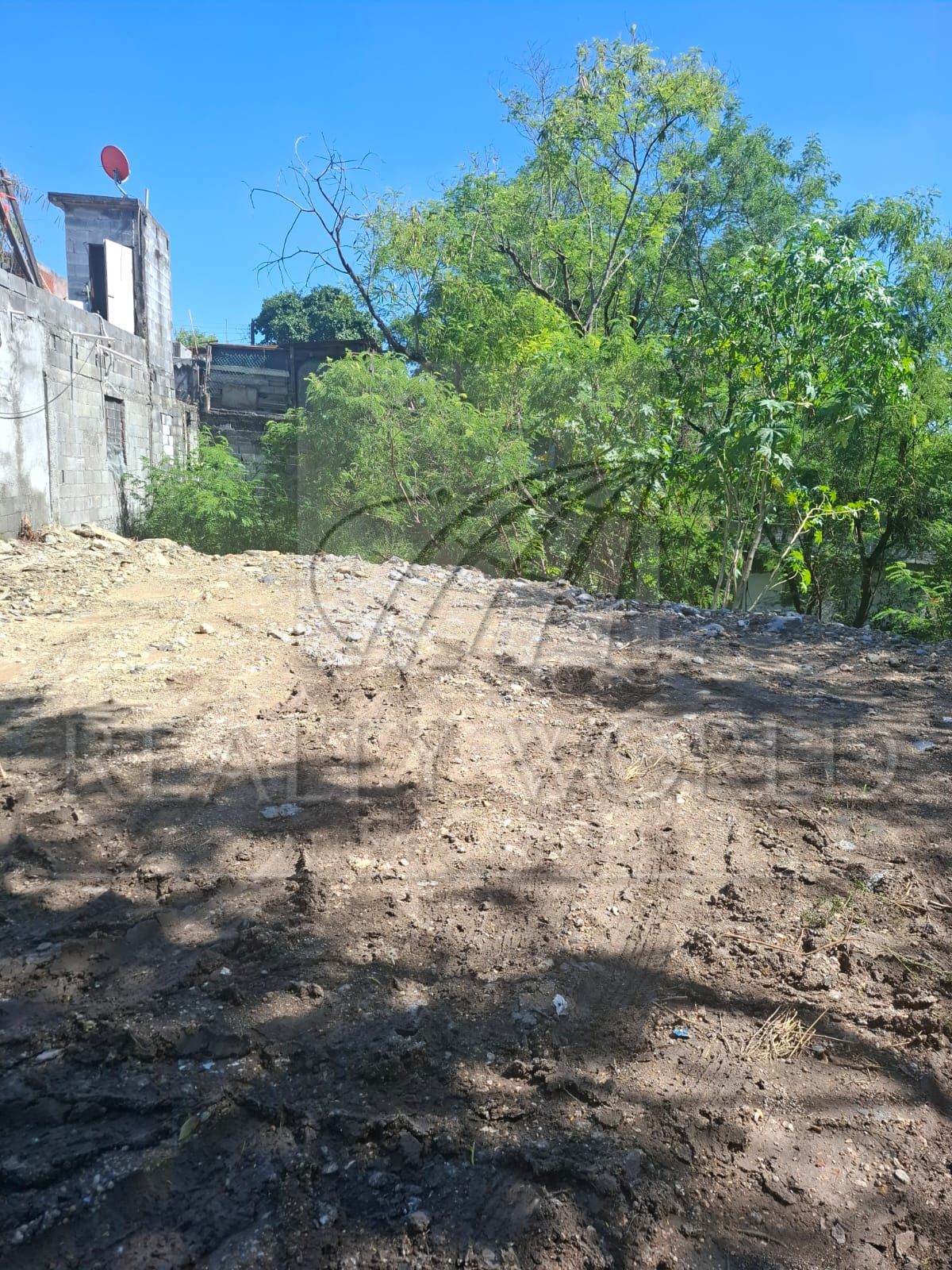 Terreno en Venta en Jardines del Río