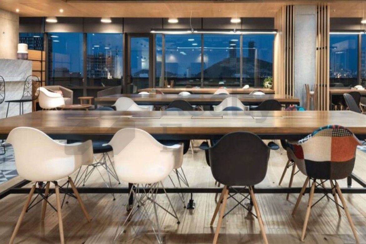 Edificio de Oficinas en Renta en Parvada Cowork & Co.