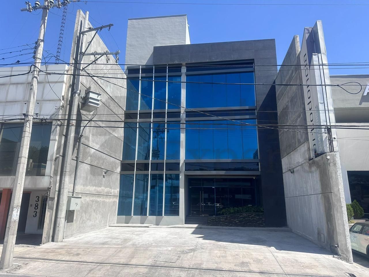 Edificio de Oficinas en Renta en Cumbres 1 Sector