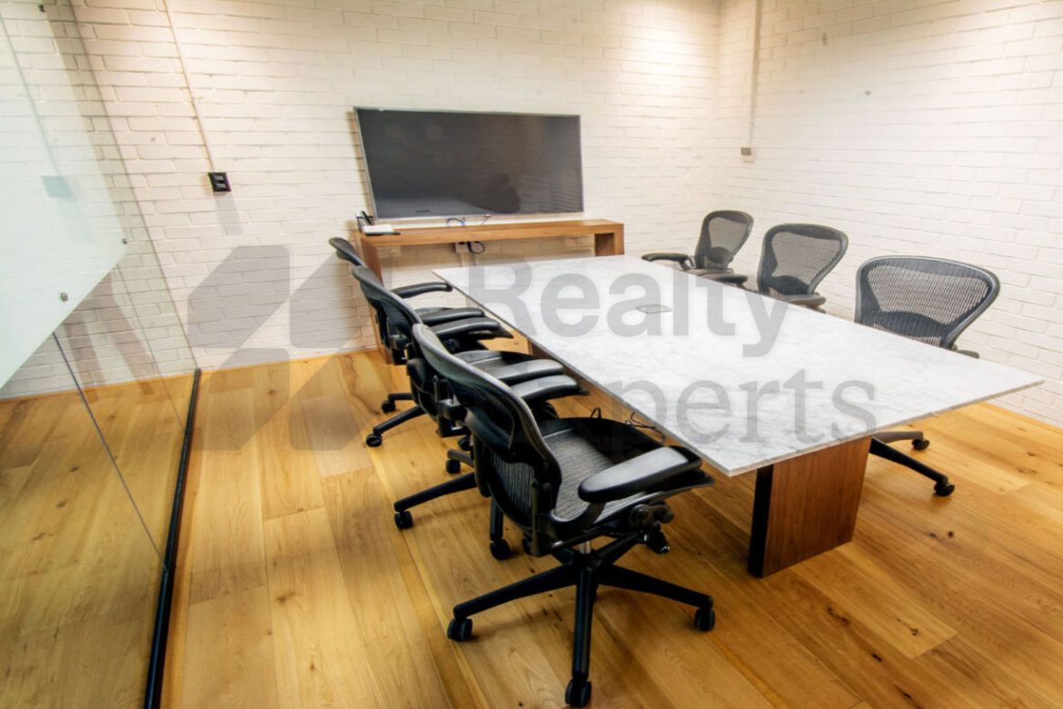 Edificio de Oficinas en Renta en Parvada Cowork & Co.