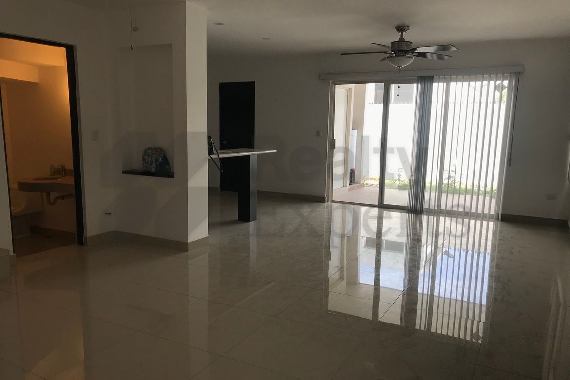 Casa en Renta en Cumbres San Patricio