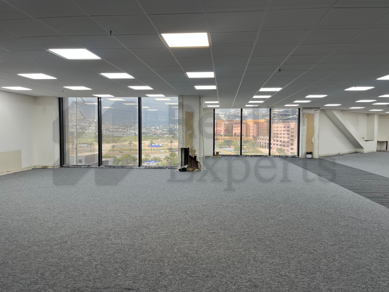 Oficina en Renta en Torre Axxis