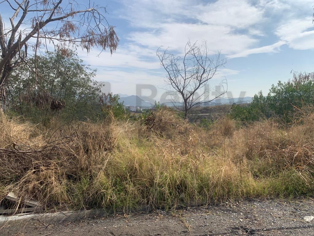 Terreno en Venta en Jardines de Valle Alto