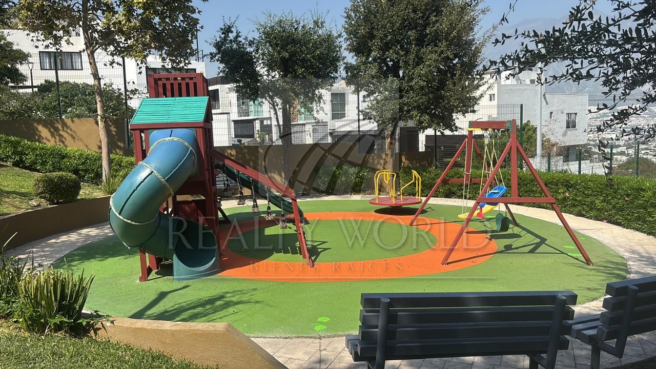 Casa en Renta en Privada Sierra Madre