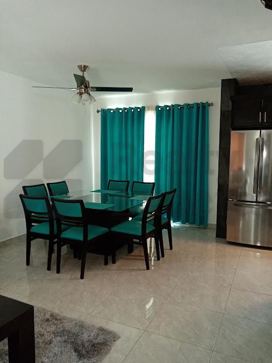 Casa en Renta en Privada San Carlos